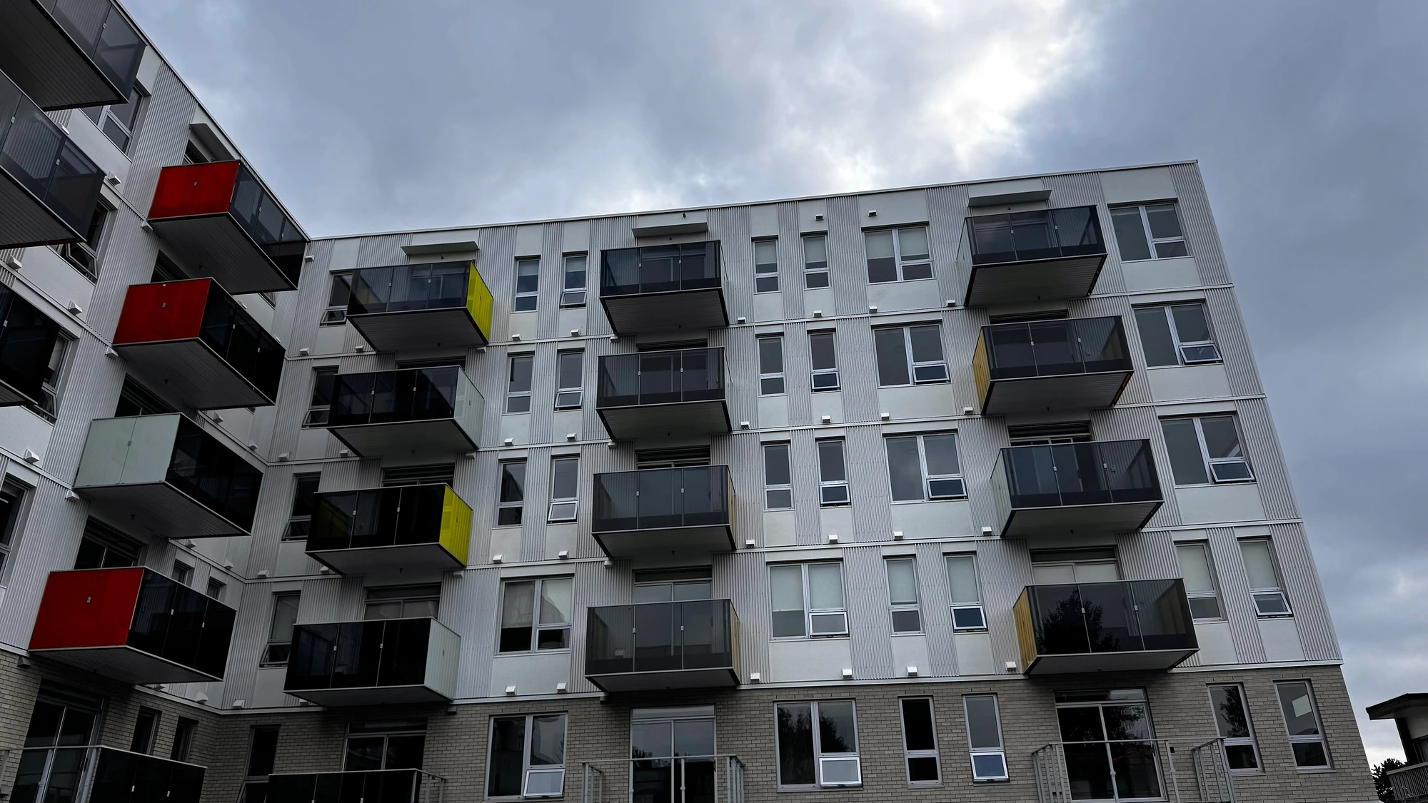 Light panel field, 6-storey elevation